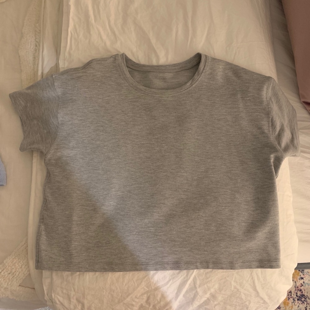 lululemon cozy grey crop top